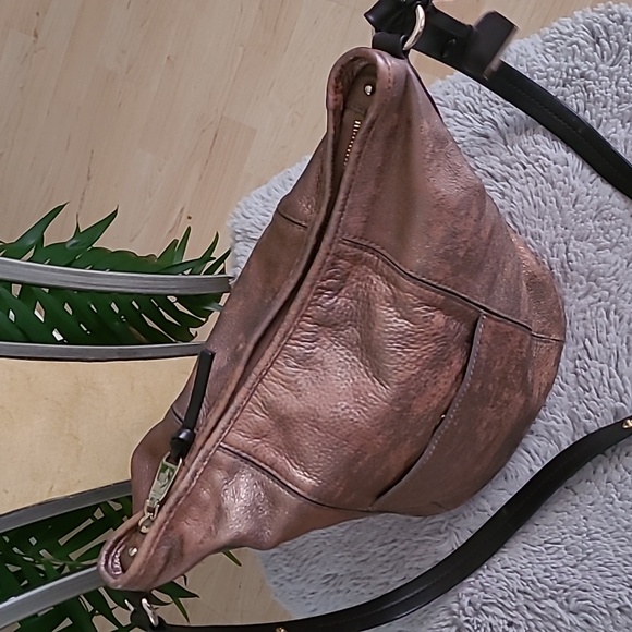 Cole Haan Leather Crossbody Bag ❤️ - Picture 4 of 8